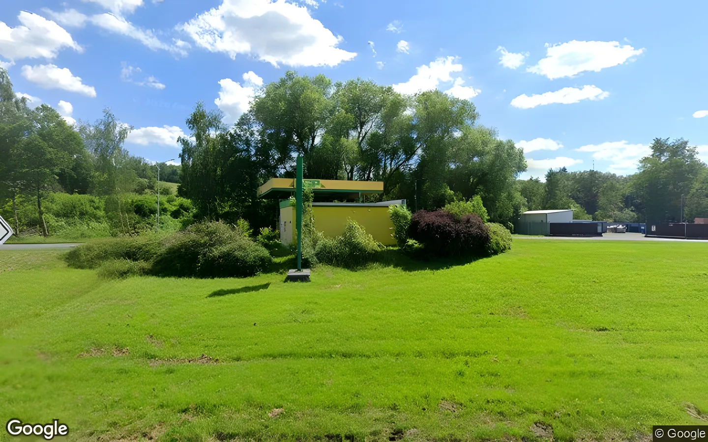 Nádražní 144