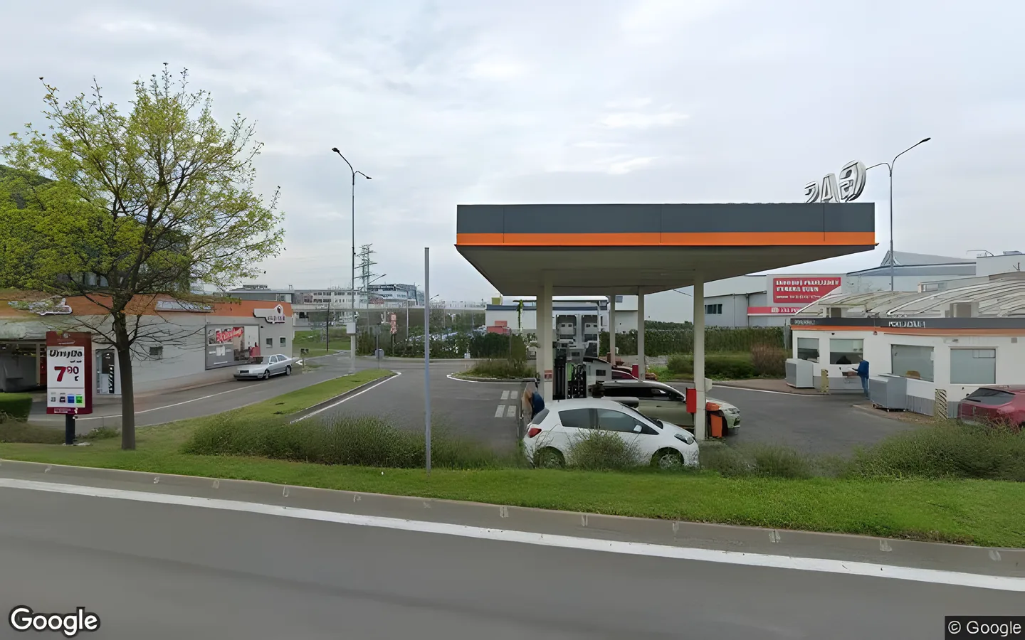 Gas